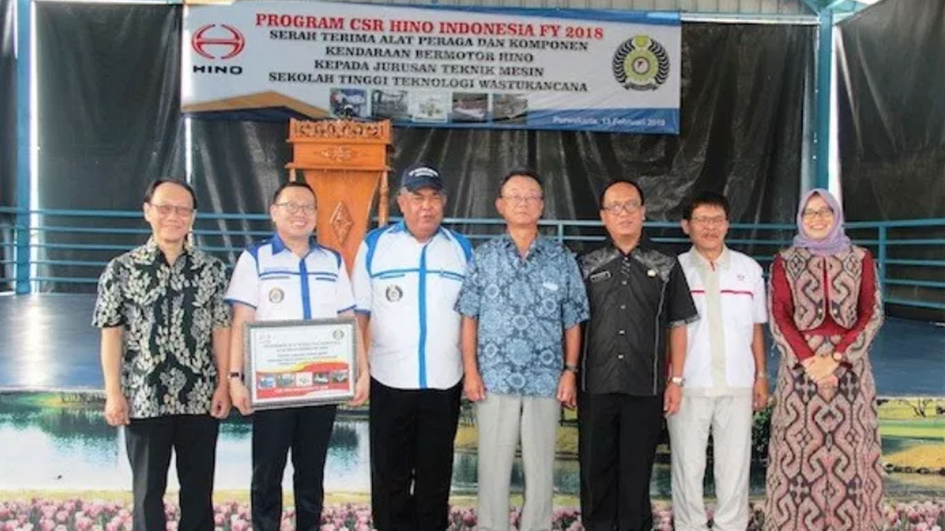 Hino Indonesia Peduli Dengan Pengembangan Dan Penggunaan Sumber Daya Manusia Lokal Di Kabupaten Purwakarta